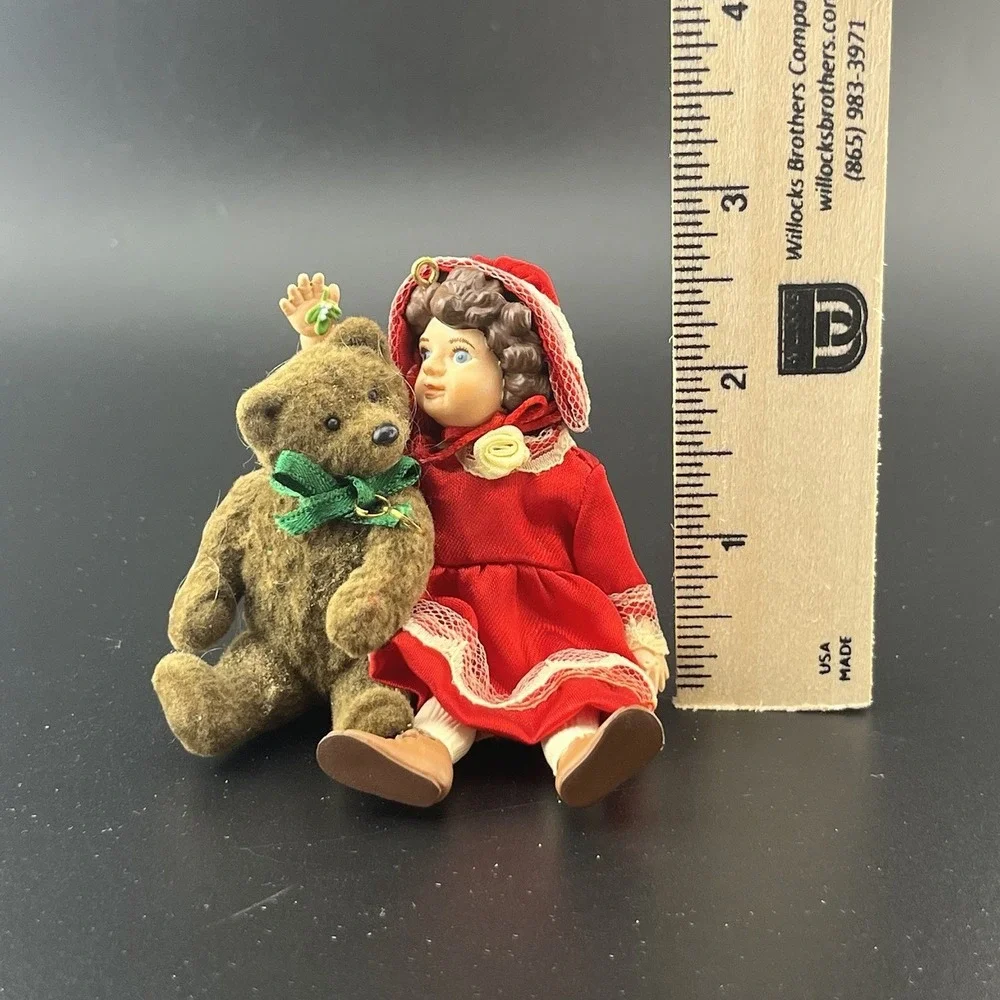 Hallmark Julianne And Teddy 1993 Special Edition Keepsake Christmas Ornament